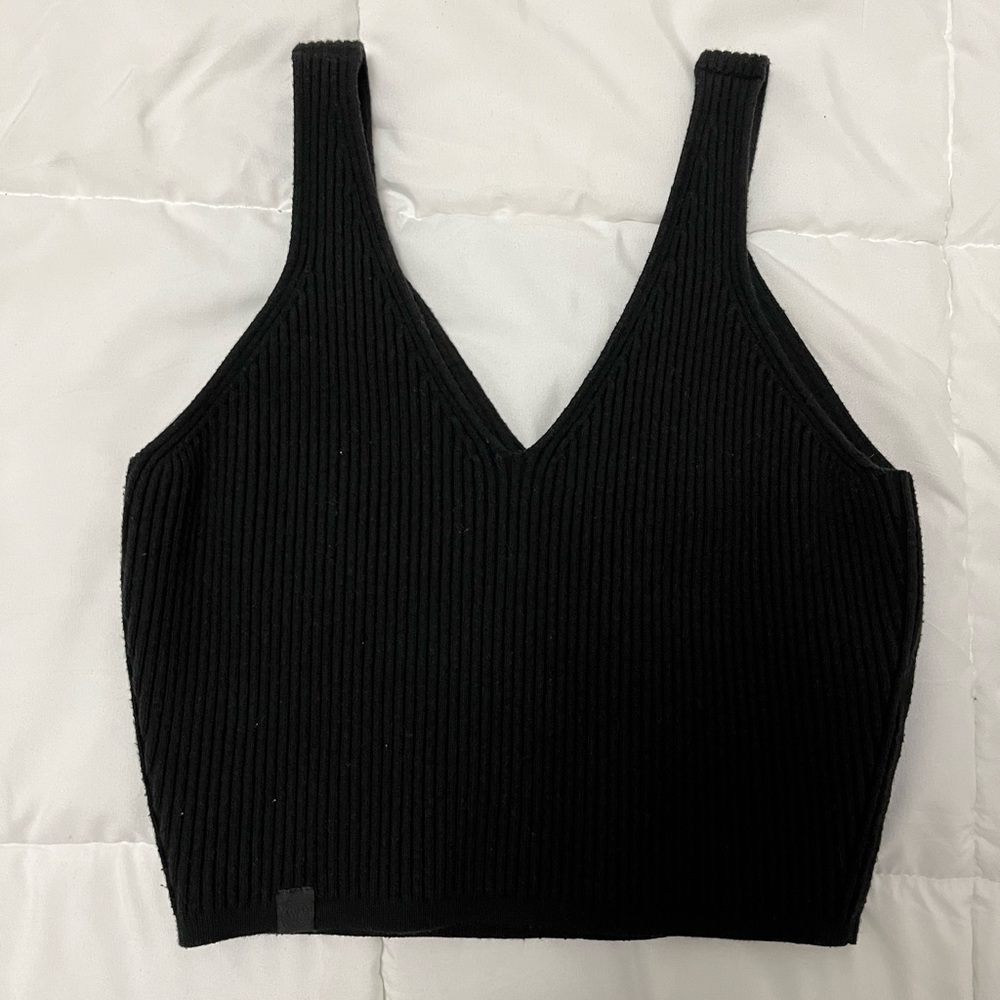 LULULEMON ribbed knit crop tank size 4!